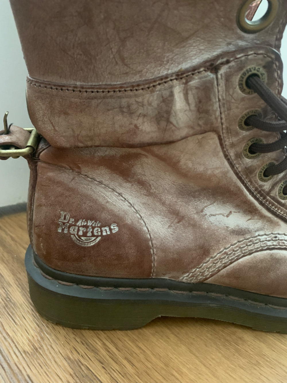 Dr. Martens Triumph Aimilita - Picture 4 of 6